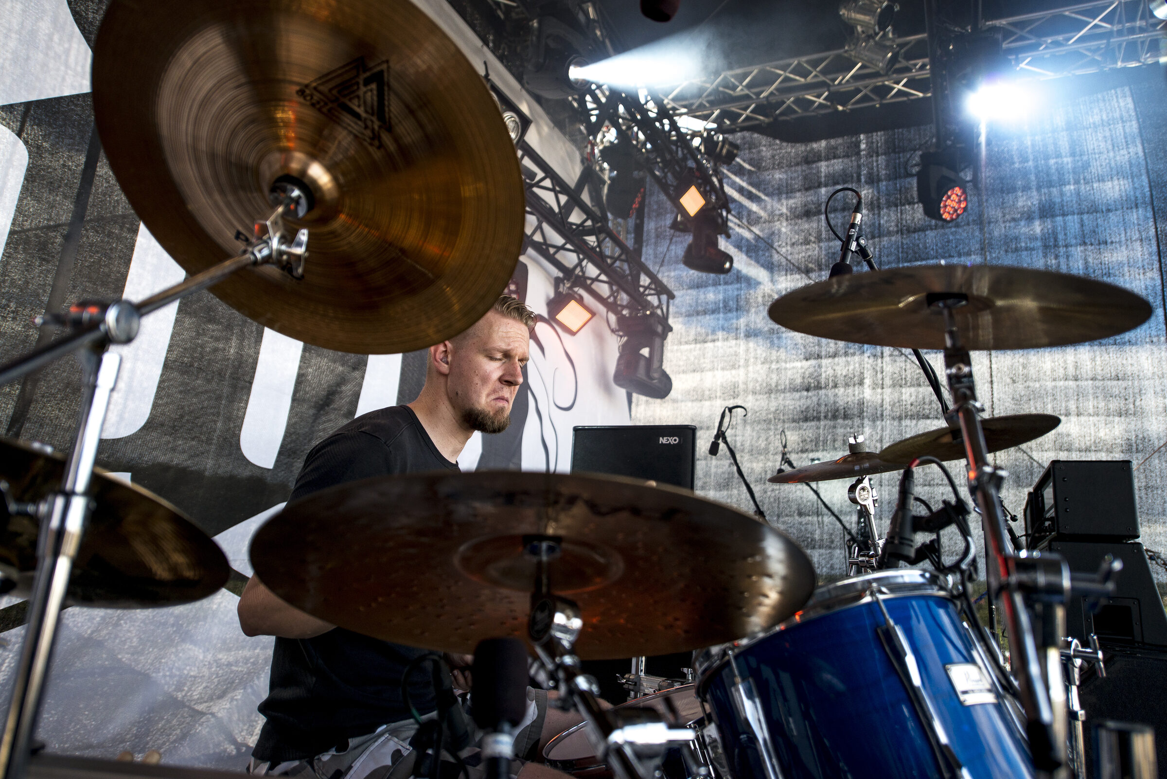 VEION live on stage